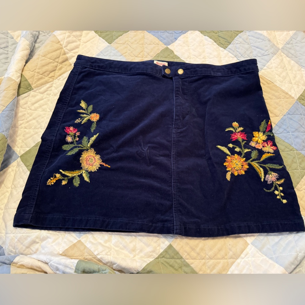 Women’s Embroidered Floral Navy Corduroy Mini Skirt